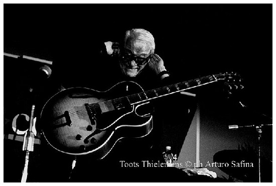 Toots Thielemans.jpg